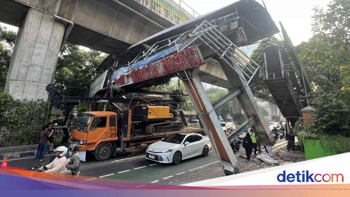 Insiden JPO Tendean: Sopir Crane Terlena, Akibatnya Jembatan Doyong