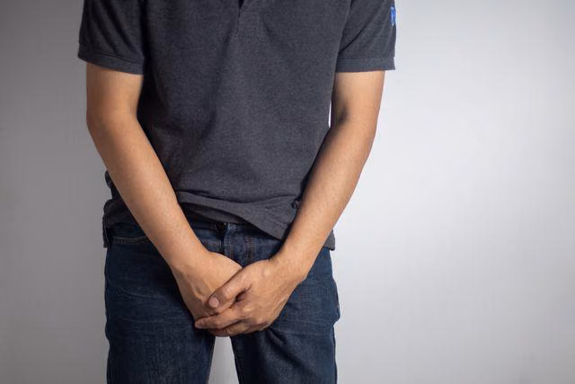 Berbagai Penyebab Keluarnya Cairan dari Penis dan Pentingnya Pemeriksaan Medis