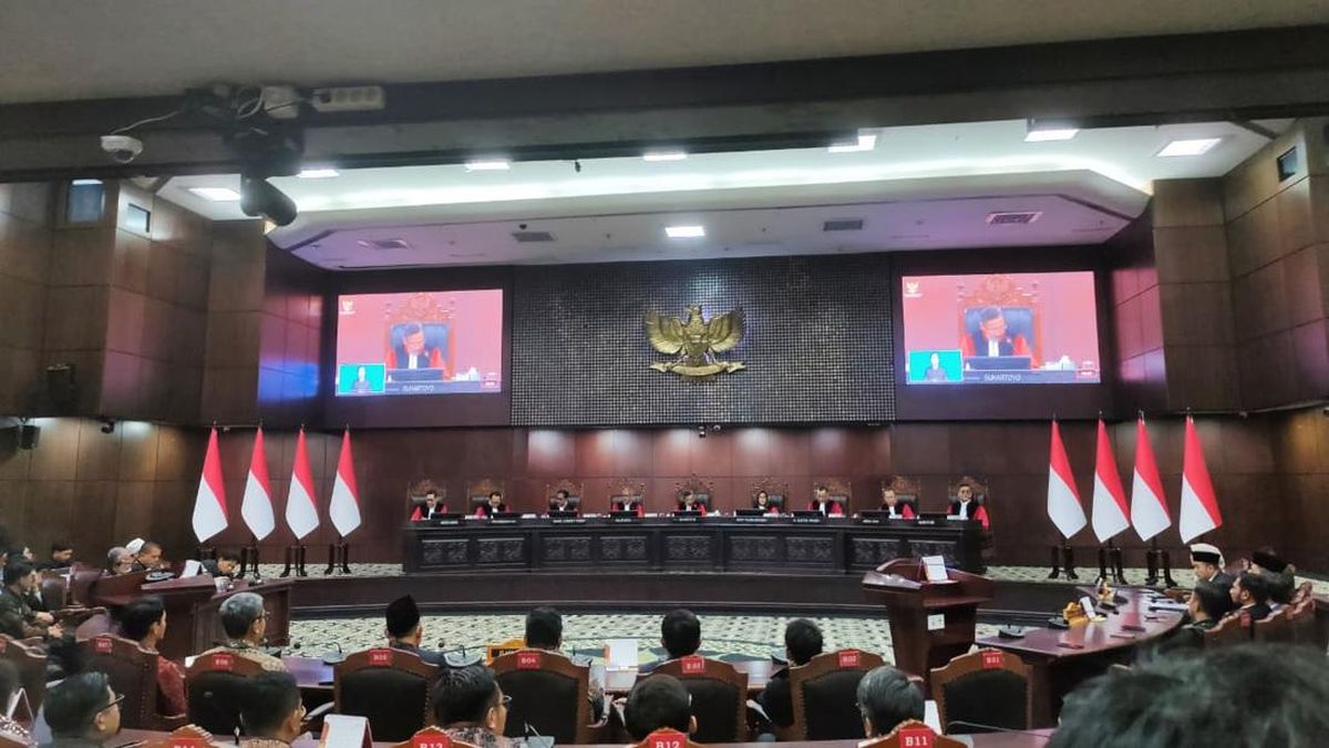 MK Tolak Gugatan Terkait Ijazah SMA Gibran Meski Tanpa Bukti