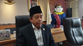 ---
Alasan PKS Mengganti Khoirudin dari Posisi Ketua DPRD DKI Jakarta

---