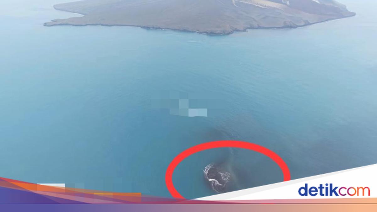 Kemunculan Daratan Baru di Sekitar Gunung Anak Krakatau Pasca Erupsi