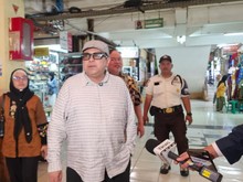 Pemeriksaan Mendadak oleh Babeh Haikal di Pasar Kramat Jati: Dorong Pedagang untuk Miliki Sertifikasi Halal