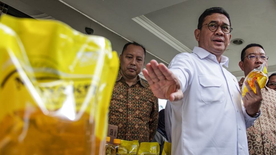 ---
Kuota Impor Minyak Bulog Masih Belum Penuh, Harga Minyakita Tetap Tinggi

---