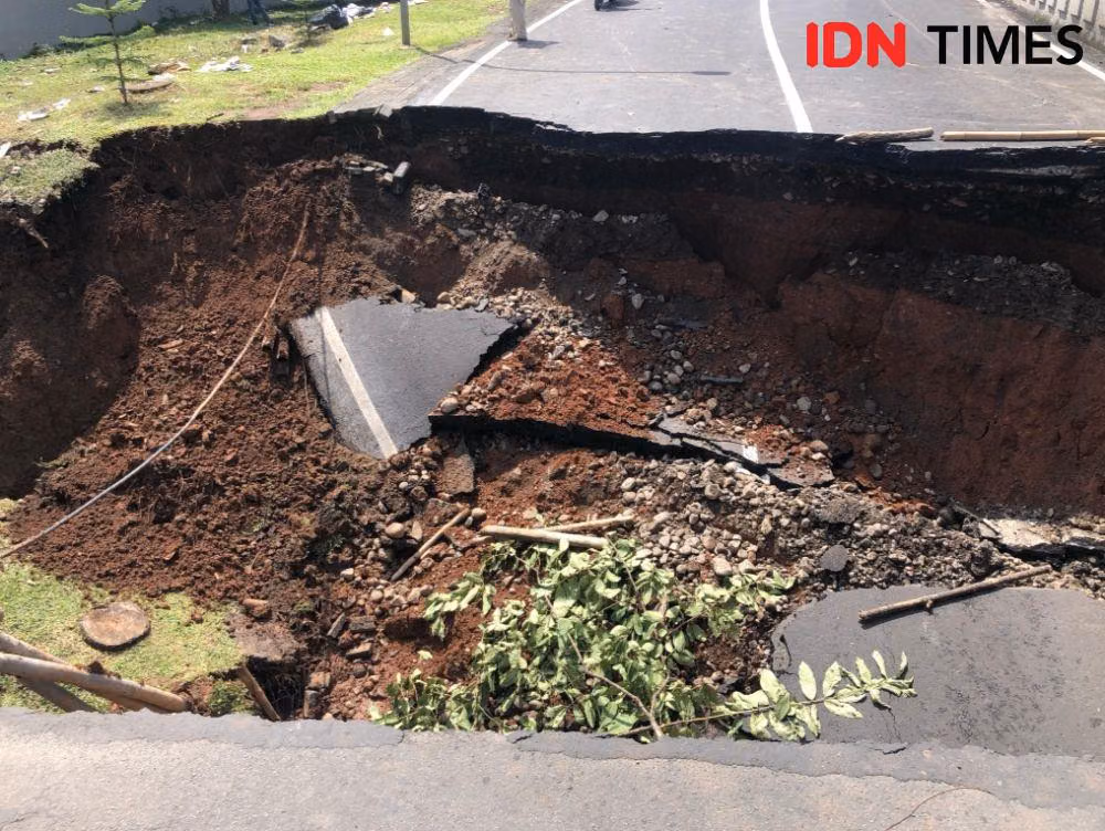 Jembatan Kemang Pratama di Bekasi Dibangun Kembali dengan Desain Tanpa Pilar untuk Cegah Sampah Nyangkut