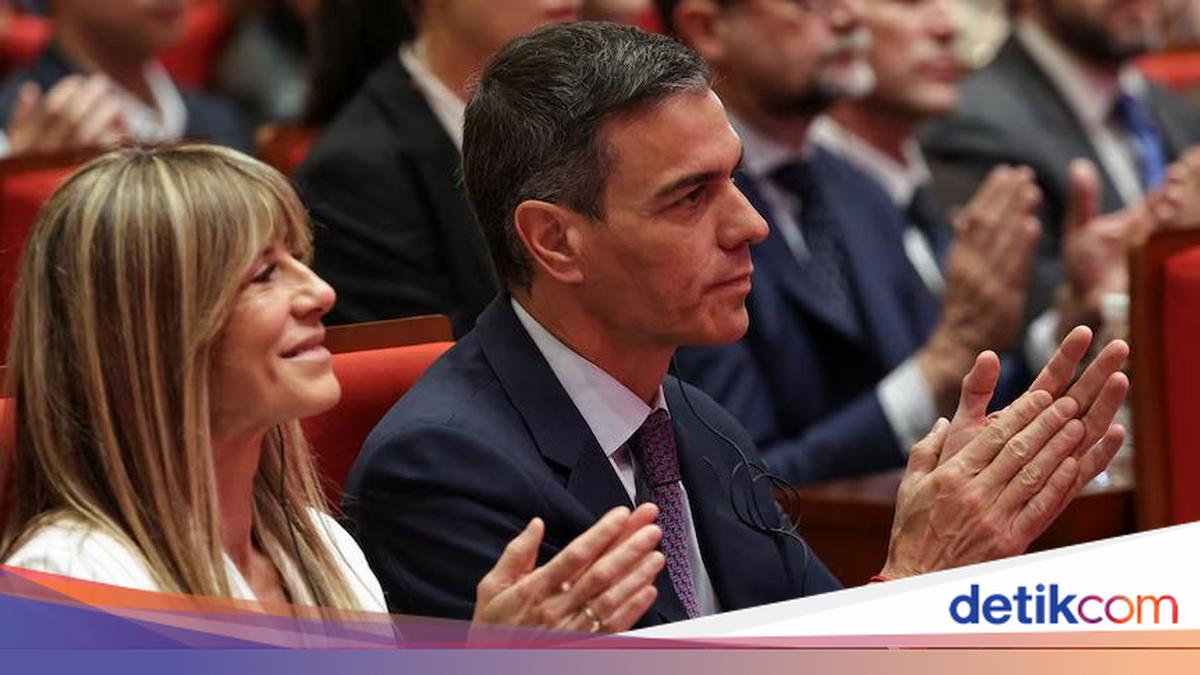 ---
Istri Perdana Menteri Spanyol Diizinkan Hadiri Wisuda Putrinya Meski Terjerat Kasus Korupsi

---