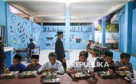 Direktur Utama BNI: Bansos, Pengeluaran Pemerintah, dan BI Rate Sebagai Penyangga Ekonomi