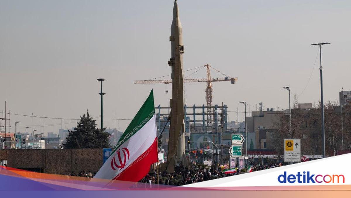 ---
Pangkalan Udara Israel Terkena Serangan Rudal dari Iran

---