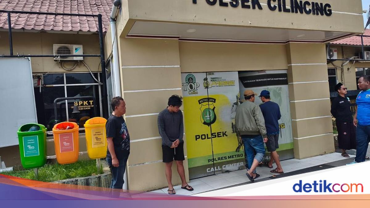 ---
Pria Mengamuk dengan Celurit di Jakarta Utara, Positif Narkoba

---