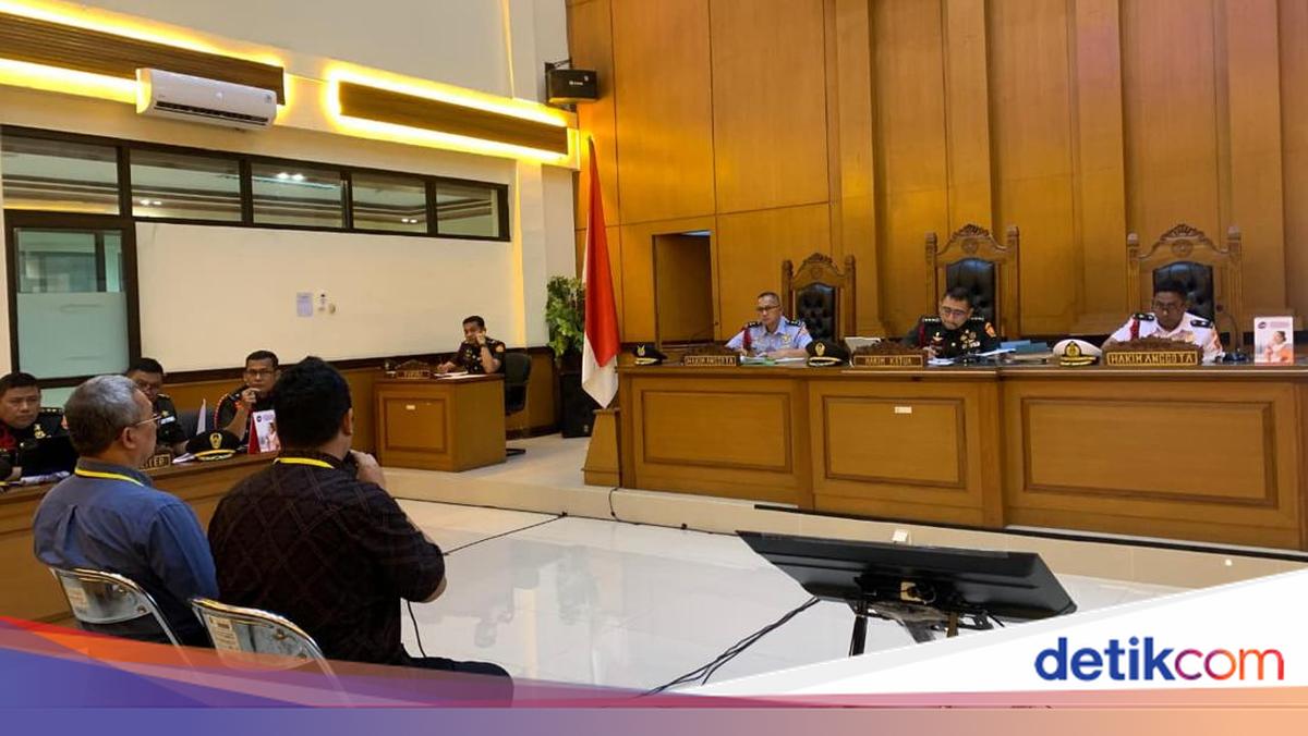---
Sidang Kasus Penyiraman Air Keras: Dokter Ungkap Cacat Mata Andrie Yunus Permanen

---