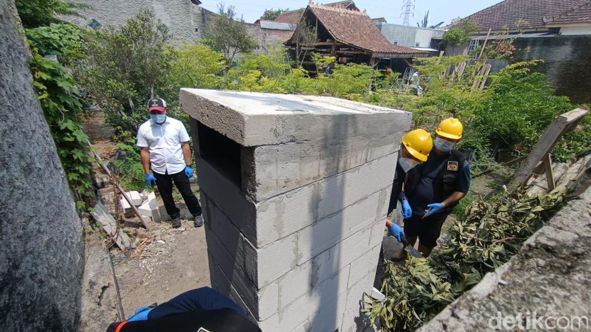 Foto: Penampakan tungku yang diduga digunakan Dwi Bagus untuk bakar Dini dan anaknya di Madiun (Sugeng Harianto/detikJatim)