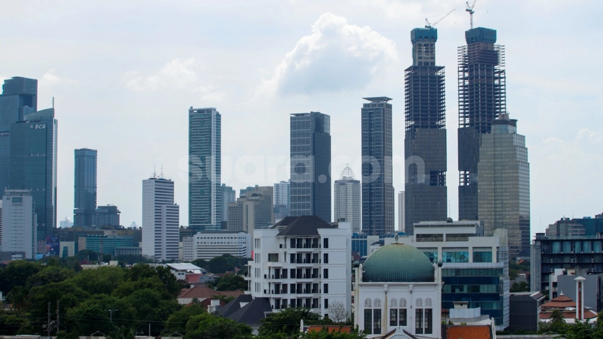 Indonesia terancam kehilangan keunggulan ekonomi di kawasan Asia Tenggara. Vietnam diproyeksikan bakal menyalip Indonesia dalam hal produk domestik bruto (PDB) per kapita pada 2026. [Suara.com/Alfian Winanto]