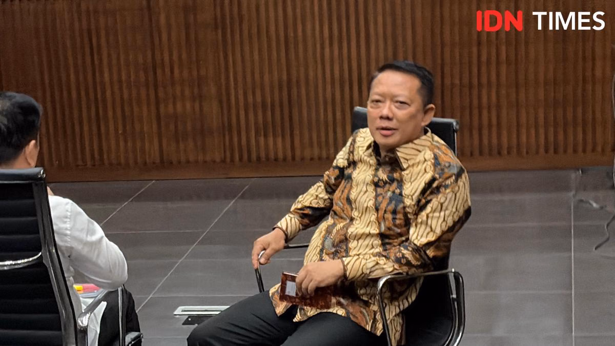 ---
Mantan Jampidsus Febrie Adriansyah Tantang Dakwaan Pemerasan dan Pencucian Uang

---