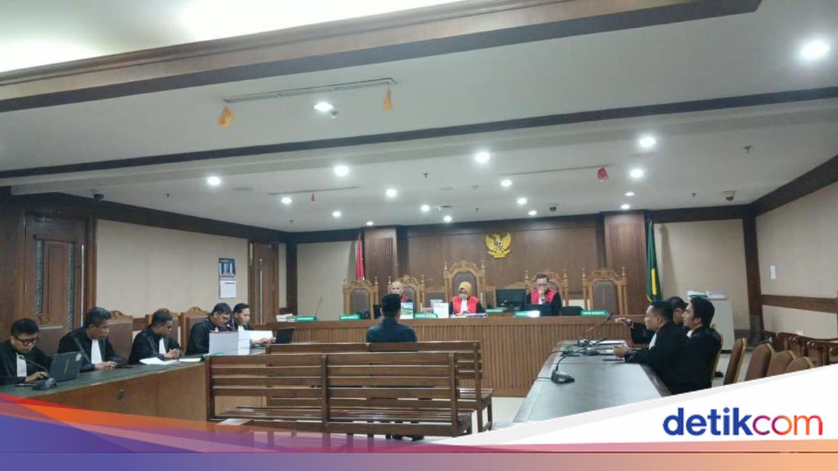 Mantan Ketua Ombudsman Dihukum 5,5 Tahun Penjara dan Dikenakan Uang Pengganti Rp 4,19 Miliar