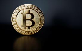 Iran Memanfaatkan Bitcoin untuk Pembayaran Kapal di Selat Hormuz, Kripto Mengalami Pemulihan