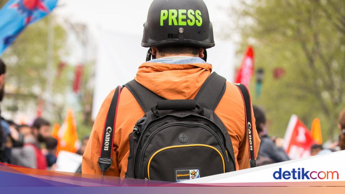 Serangan Udara Israel Tewaskan Juru Kamera Al Jazeera di Gaza