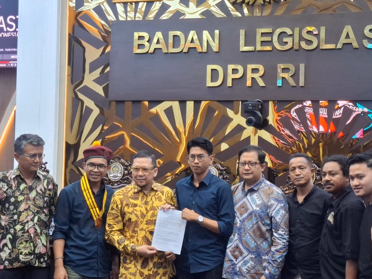 Koalisi Sipil Tekan DPR untuk Tindak Lanjuti Polemik Ijazah Gibran
