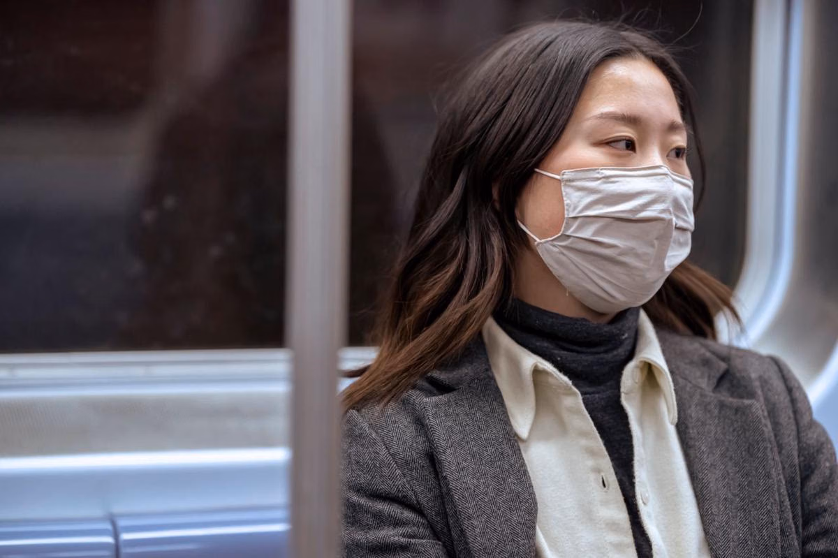 Mengapa Penggunaan Masker dalam Waktu Lama Dapat Menyebabkan Rasa Pengap?