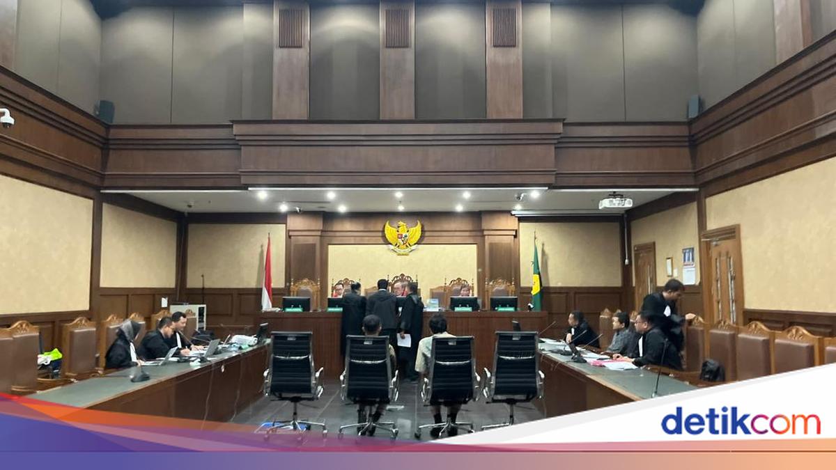 Kesaksian Orlando Hamonangan Terkait Amplop Berisi Uang dari Bos Blueray