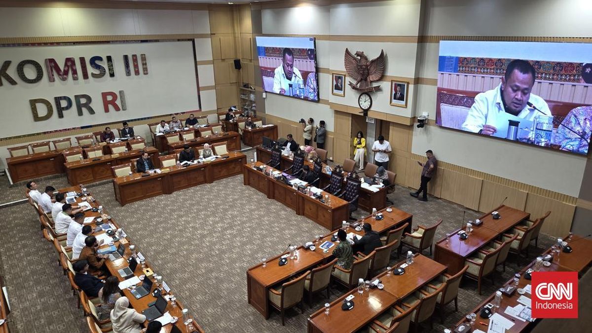 Audiensi Komisi III DPR Bersama Korban Kasus Hanania Travel