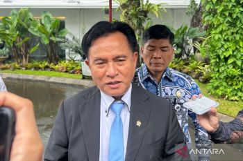 Menteri Yusril Ihza Mahendra Kunjungi Istana untuk Pembahasan Terkait Berita Hukum