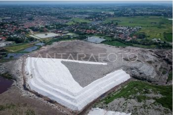 Analisis Penegakan Hukum Terkait Penutupan Tempat Pembuangan Akhir oleh Waste4Change