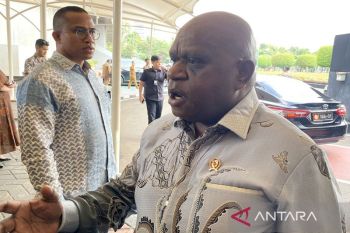 Menteri HAM Soroti Pelaporan Terhadap Pakar Hukum Universitas Andalas