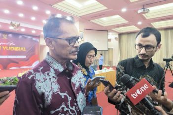 ---
Komisi Yudisial Dorong Percepatan Sidang Mahkamah Kehormatan Hakim

---