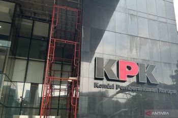 KPK Serukan Aturan Pembatasan Penggunaan Uang Tunai