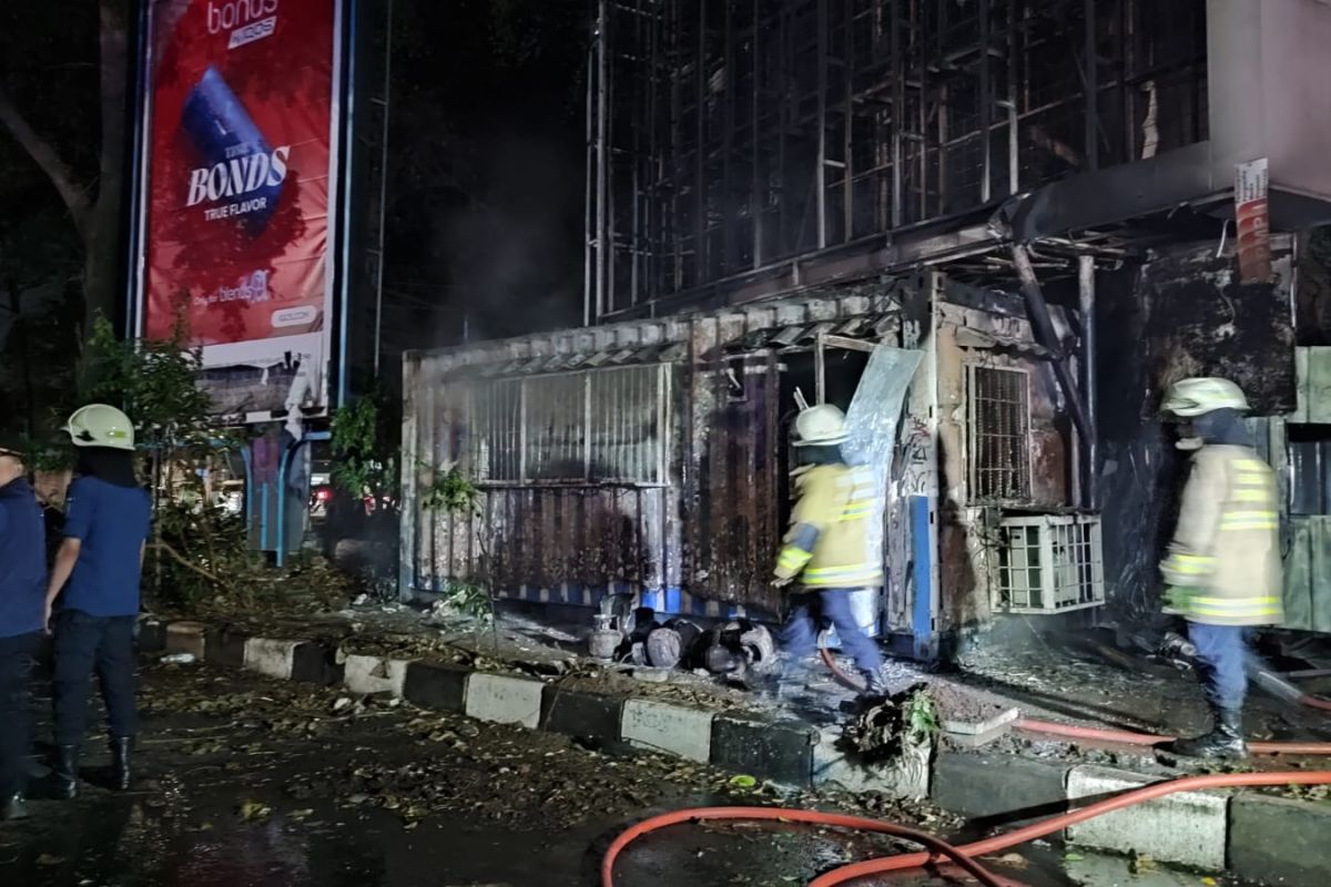 Perusakan dan Pembakaran Fasilitas Umum di Bandung saat May Day 2026