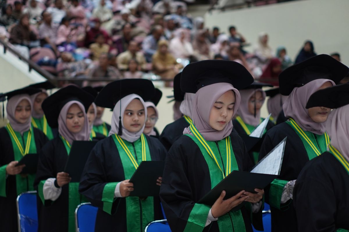 Isu Penutupan Program Studi yang Tidak Relevan dengan Industri