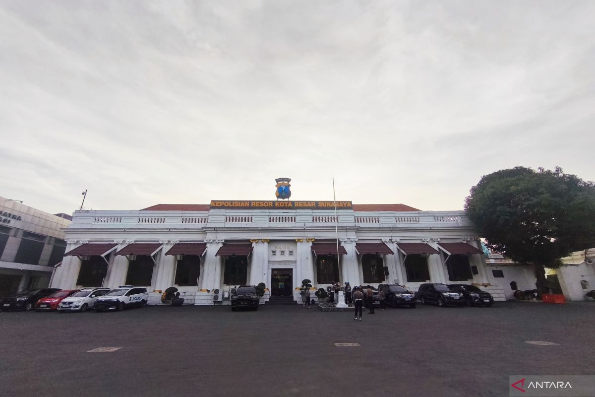 ---
Kasus Dugaan Pelecehan Seksual Terhadap Santri di Surabaya

---