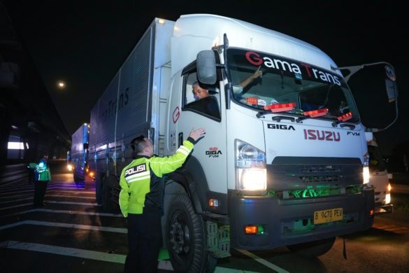 Larangan Truk Sumbu Tiga di Tol Japek Diperpanjang Hingga 29 Maret