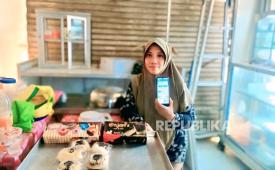 Manisnya Perjuangan Tantiningsih, Usaha Kue Bangkit Berkat Dukungan Holding UMi