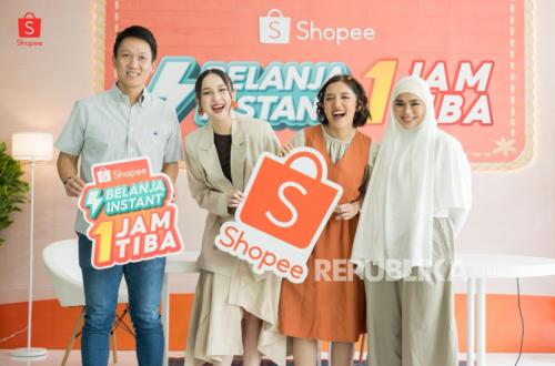 ---
Belanja Praktis dalam Satu Jam: Solusi Cepat dari Shopee untuk Gaya Hidup Modern

---