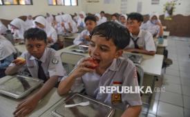 Penghapusan MBG pada Hari Sabtu untuk Menghemat Rp 50 Triliun, Ekonom Berikan Pandangan