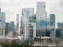 ---
Mengapa Hujan Masih Turun Meski Musim Kemarau Telah Tiba? Penjelasan BMKG

---