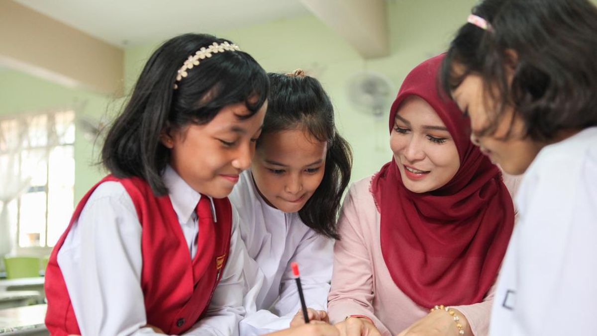 Dubai Berikan Golden Visa kepada Guru Berprestasi dalam Peringatan Hari Guru Sedunia