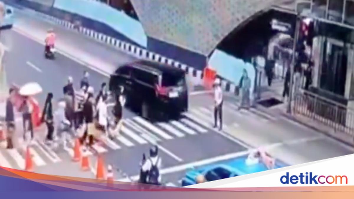 ---
Kepemilikan Mobil Alphard yang Melanggar Zebra Cross di Bundaran HI Terungkap

---