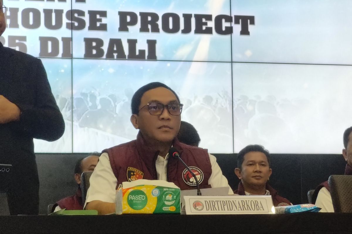 ---
Polri Mencari DPO Frendry Dona, Pelaku Utama Lab Vape Etomidate

---