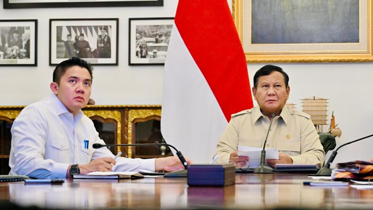 Prabowo Mengadakan Rapat untuk Bahas Pendidikan Gratis dari SD hingga Perguruan Tinggi
