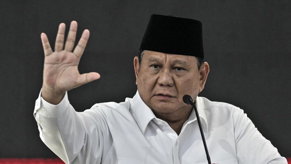 Presiden Prabowo Subianto terima Tim Gabungan Perumus UU Satu Data Indonesia di Istana, hari ini. (ANTARA FOTO/BAYU PRATAMA S)