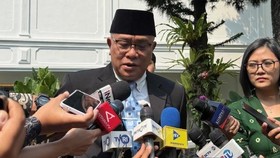 Prabowo Resmi Lantik Jumhur Hidayat Sebagai Menteri Lingkungan Hidup