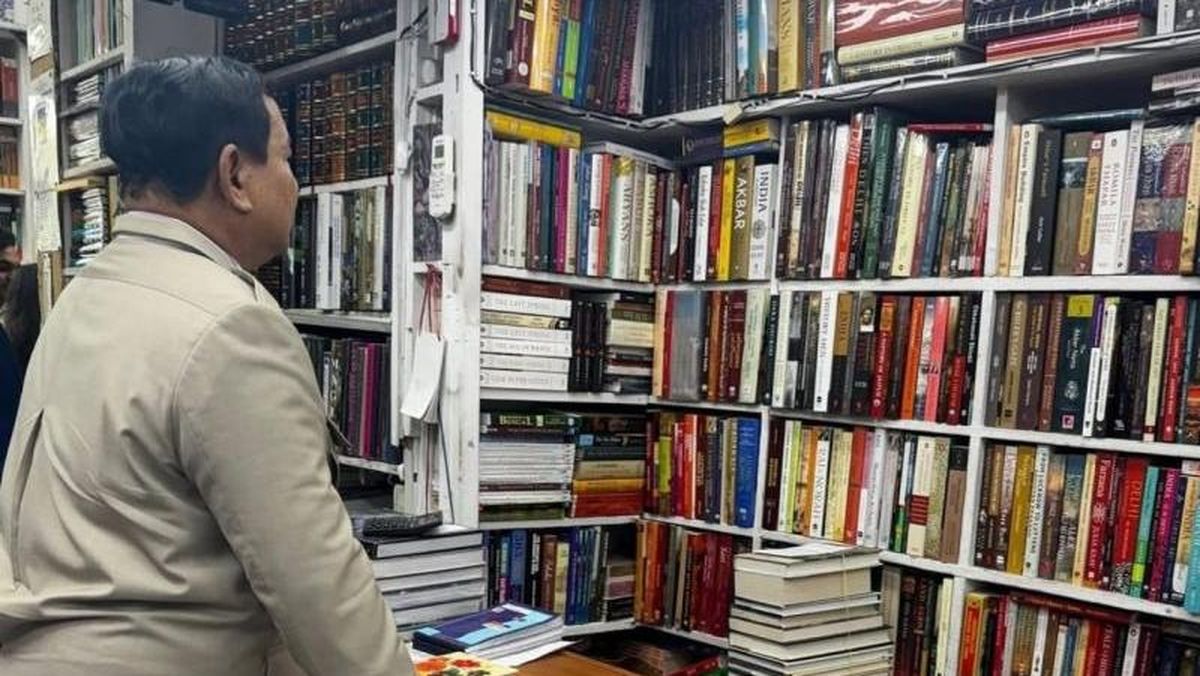 ---
Prabowo Ceritakan Pengalaman Membaca Buku Paulo Coelho di Masa Sulit

---