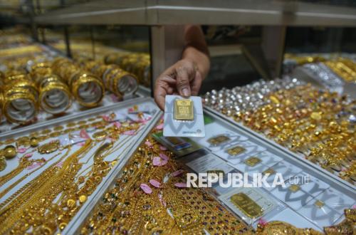 Proyeksi Harga Emas Minggu Depan: Potensi Penurunan hingga Rp 2,39 Juta per Gram