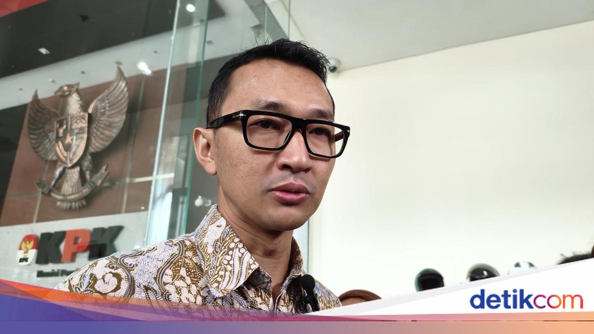 ---
KPK Menanggapi Pengembalian Amplop oleh Menteri Kehutanan dari Bupati Kuansing

---