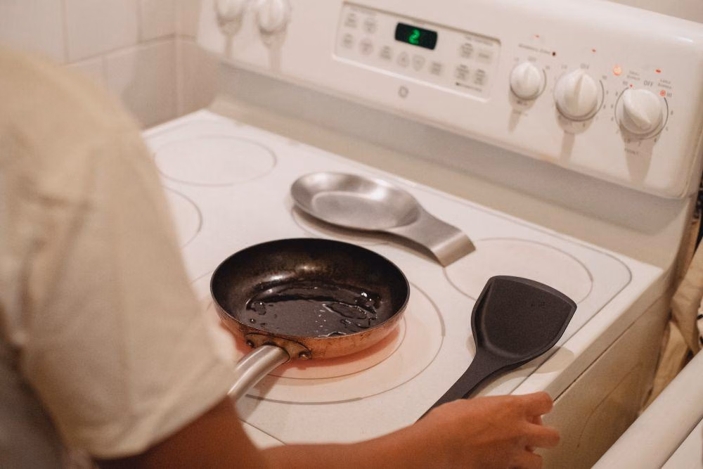 Risiko Kesehatan dari Penggunaan Alat Masak Antilengket