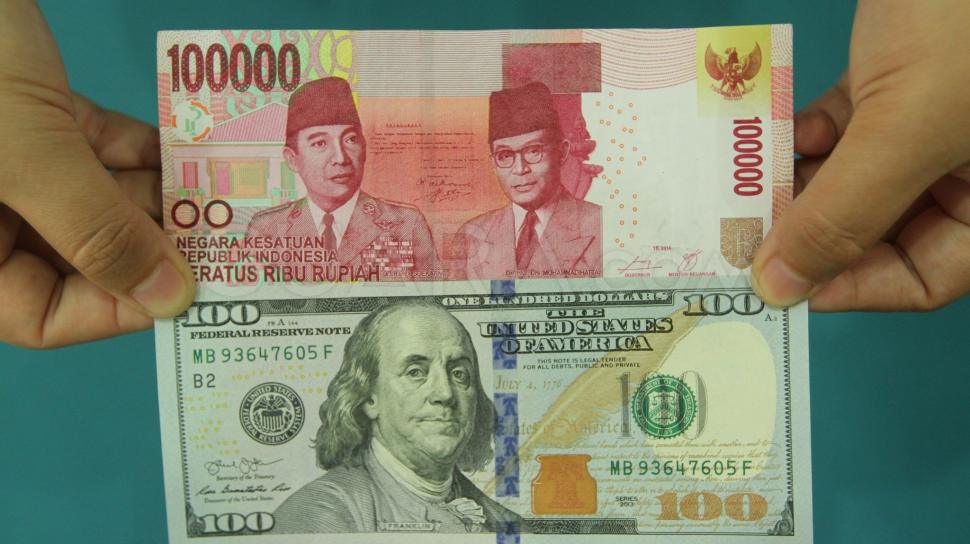 ---
Rupiah Terus Melemah, Dolar AS Mencapai Rp17.939

---