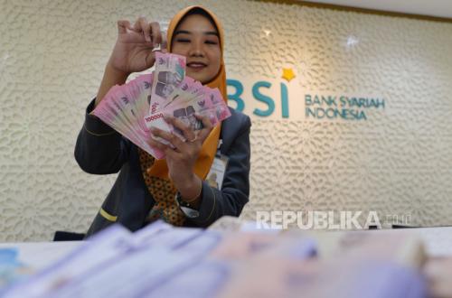 Rupiah Melemah ke Rp 17.300, Berpotensi Tembus Rp 17.500 per Dolar AS