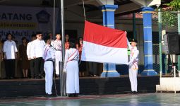 Kewajiban Siswa Mengikuti Upacara Bendera Setiap Senin Berdasarkan SEB Mendikdasmen dan Mendagri