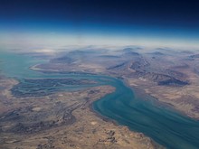 Asal Usul Nama Selat Hormuz: Antara Sejarah dan Mitologi Zoroaster